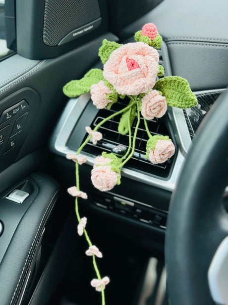 Crawling Wild Roses | Cute Crochet Keychain