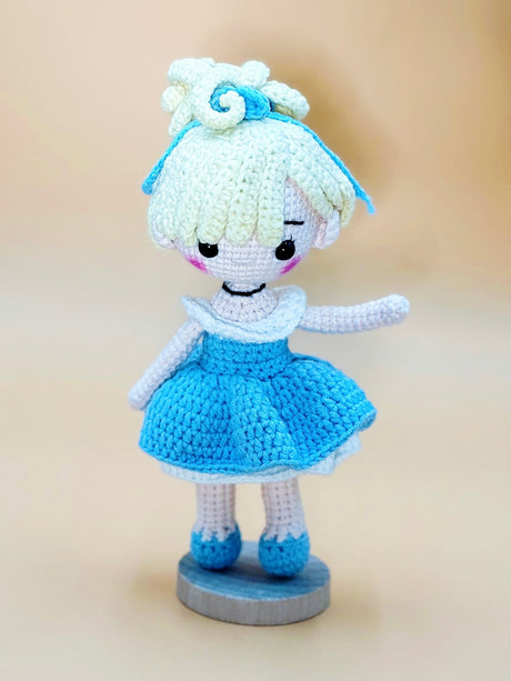 Cinderella Figure | Crochet Flower Pot Home Decor